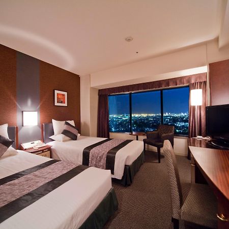 Shin Yokohama Prince Hotel Room photo